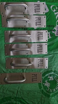 Push-pull plate handles